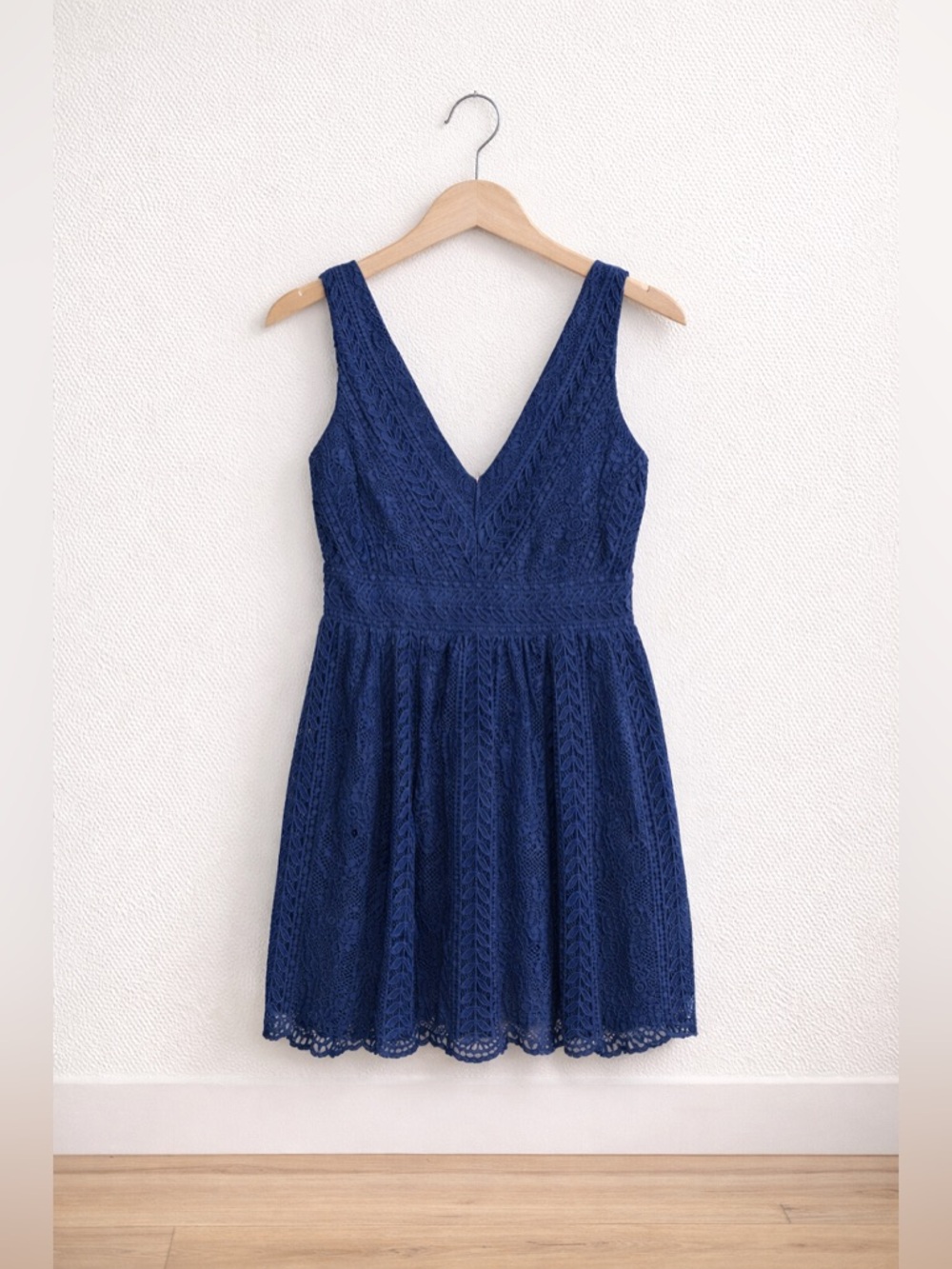 Sleeveless Summer Lace Dress Size S
